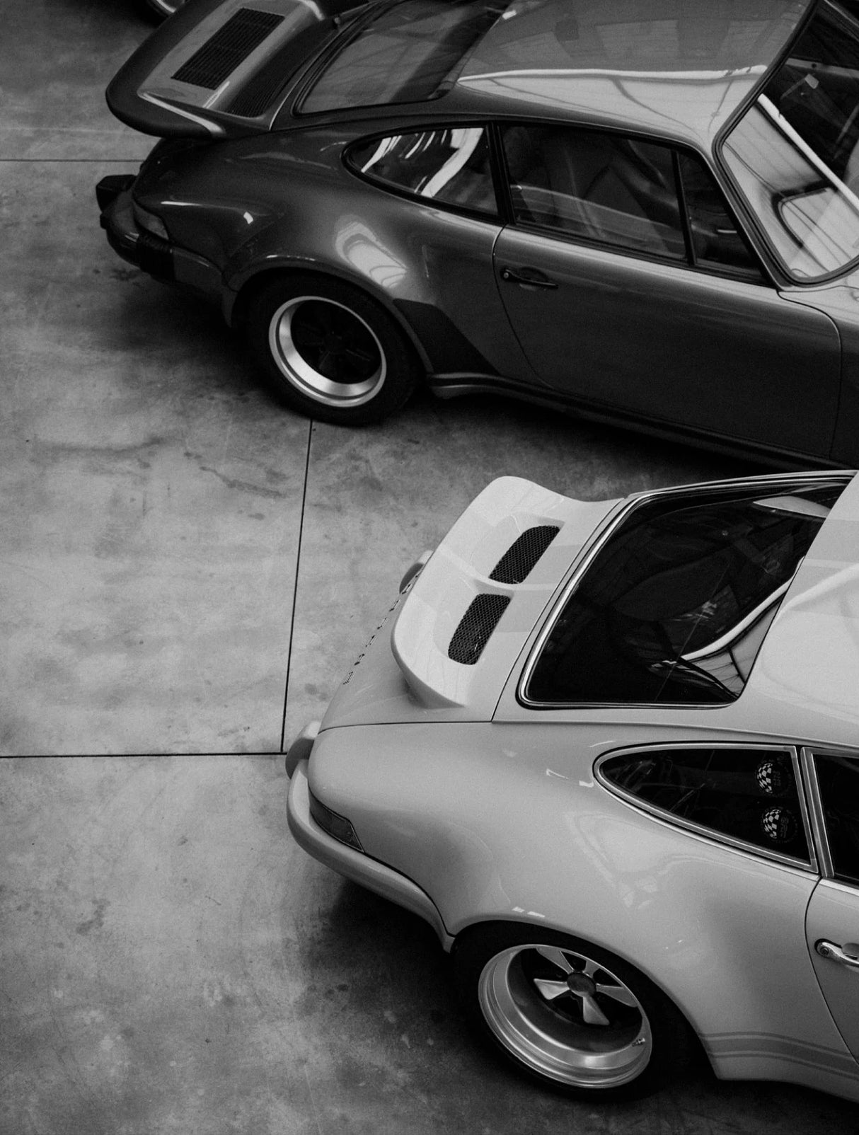 Affiche noir et blanc vintage voiture ancienne Porsche 911 et 356