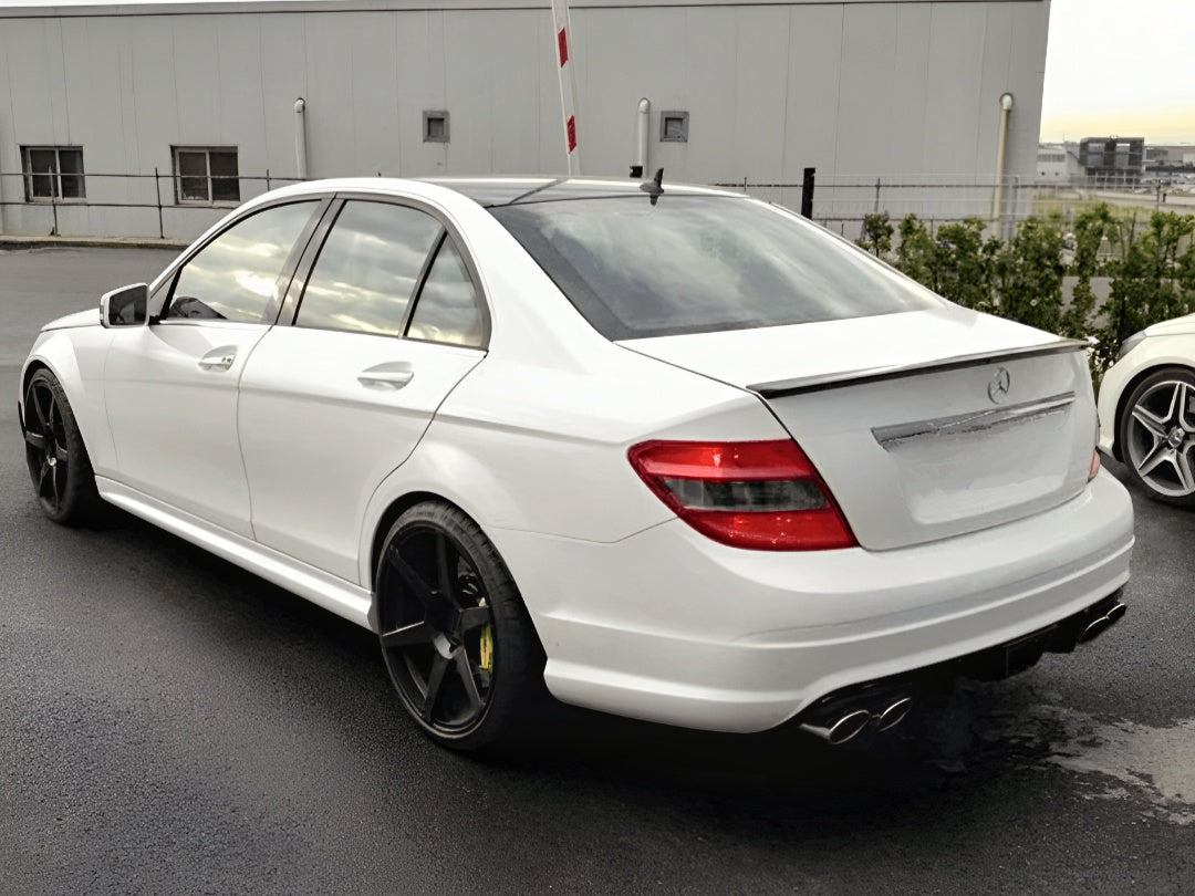 Aileron Becquet de coffre type AMG Noir Brillant pour Mercedes Classe C W204 (2007 - 2016)