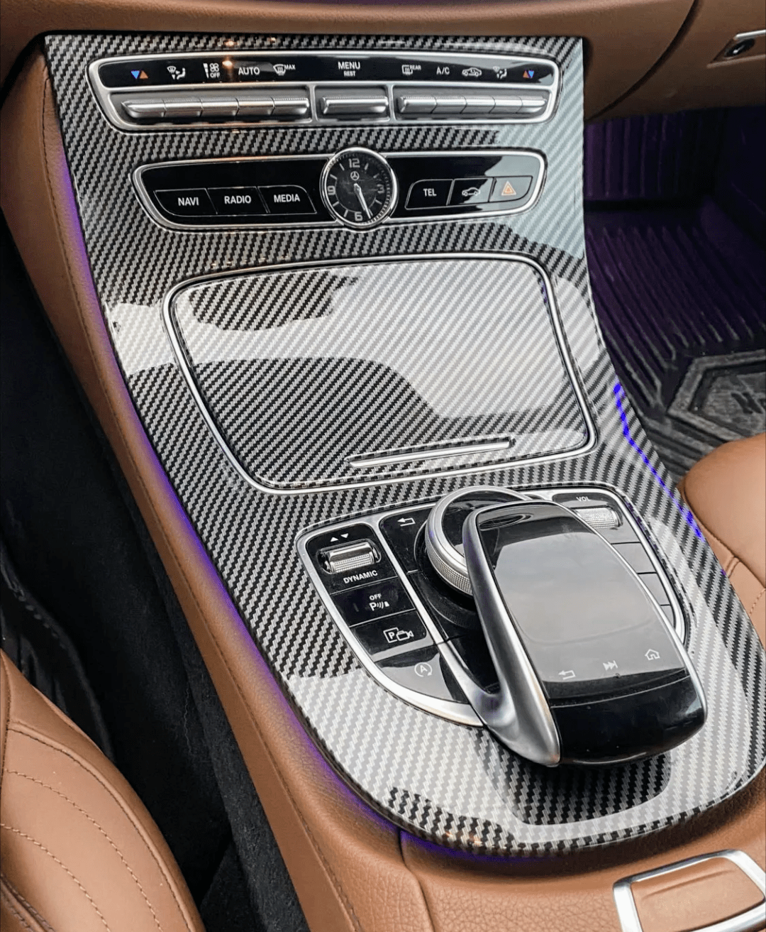 Garniture console centrale carbone replica pour Mercedes Classe E W213 (2016 - 2018)