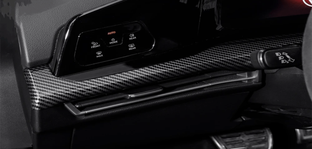 Garniture tableau de bord carbone pour VW GOLF 8 - 2019 à 2024