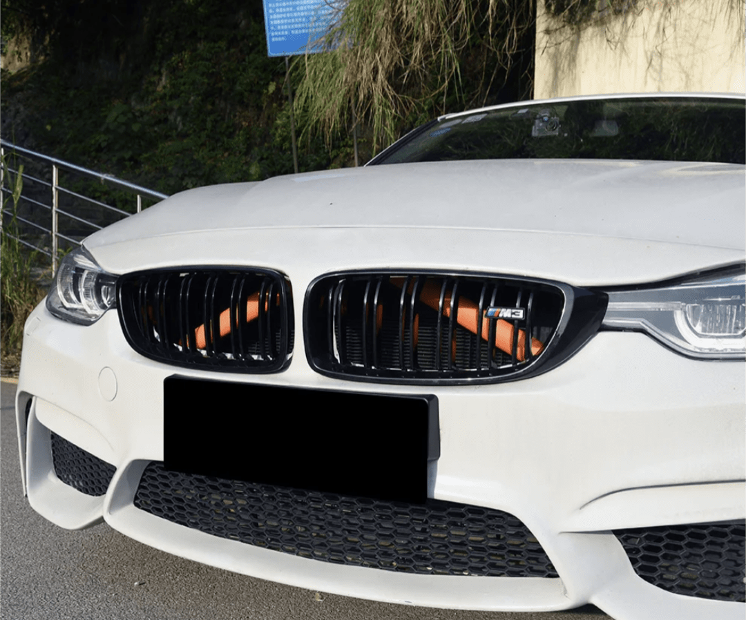 Garnitures Barres de renfort de calandres avant V-Brace Orange pour BMW