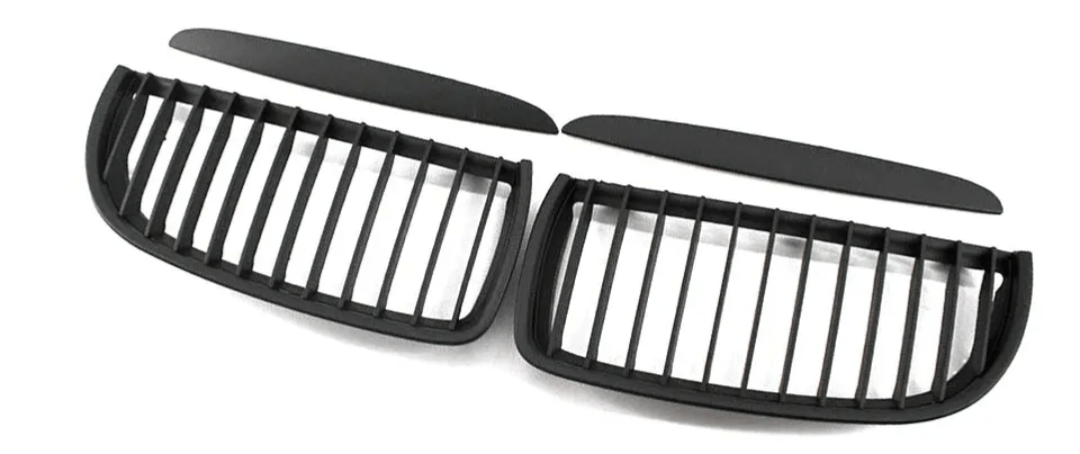 Grilles de calandre noires BMW Série 3 E90 type M Performance (2005-2012) BMW Série 3 E90 - Grilles de calandre noire type M Performance (2005 - 2012)