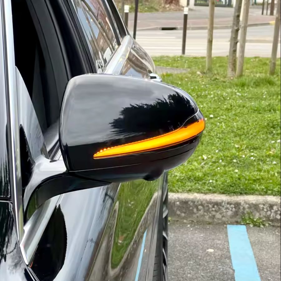Dynamic LED Scrolling Wing Mirror Turn Signals for Mercedes V-Class/Viano W447 - 2014 to 2025