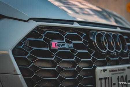 Emblème de calandre logo AUDI RS5 Noir Brillant