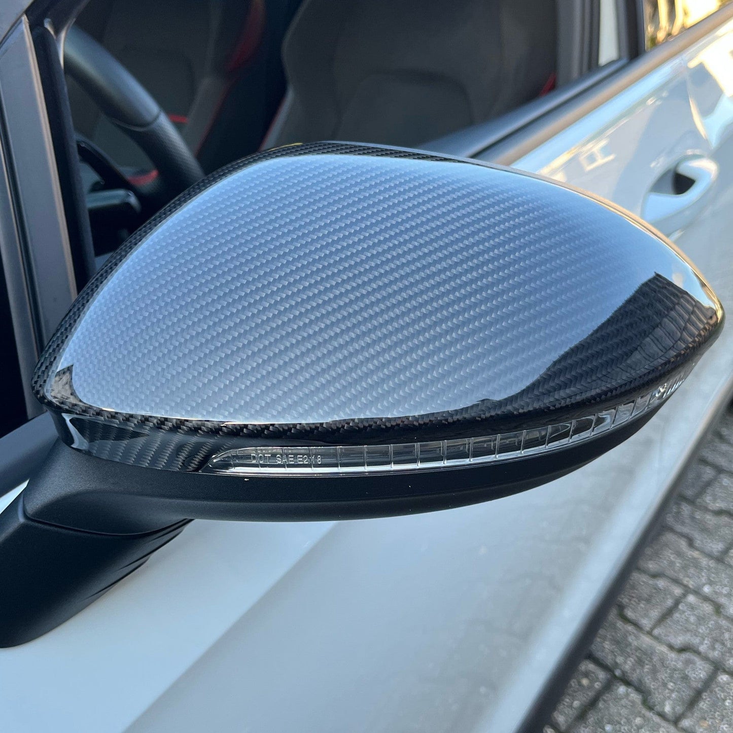 Coques de rétroviseurs finition Carbone pour VW Golf 8