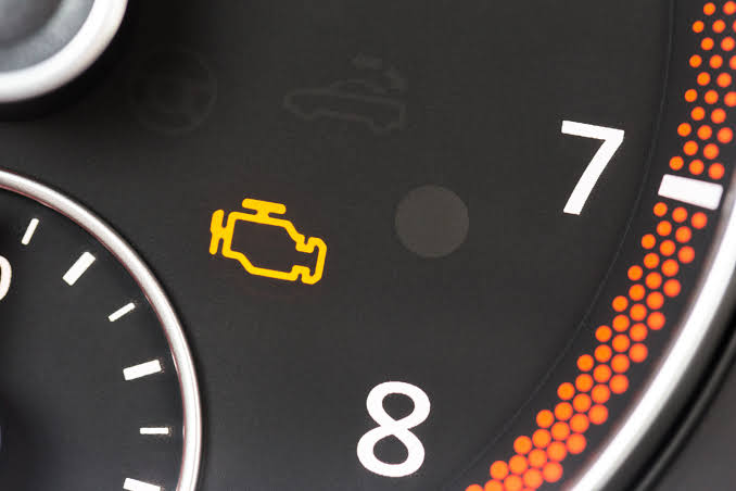 Voyant EPC et moteur allumé Volkswagen : signification, causes et que faire