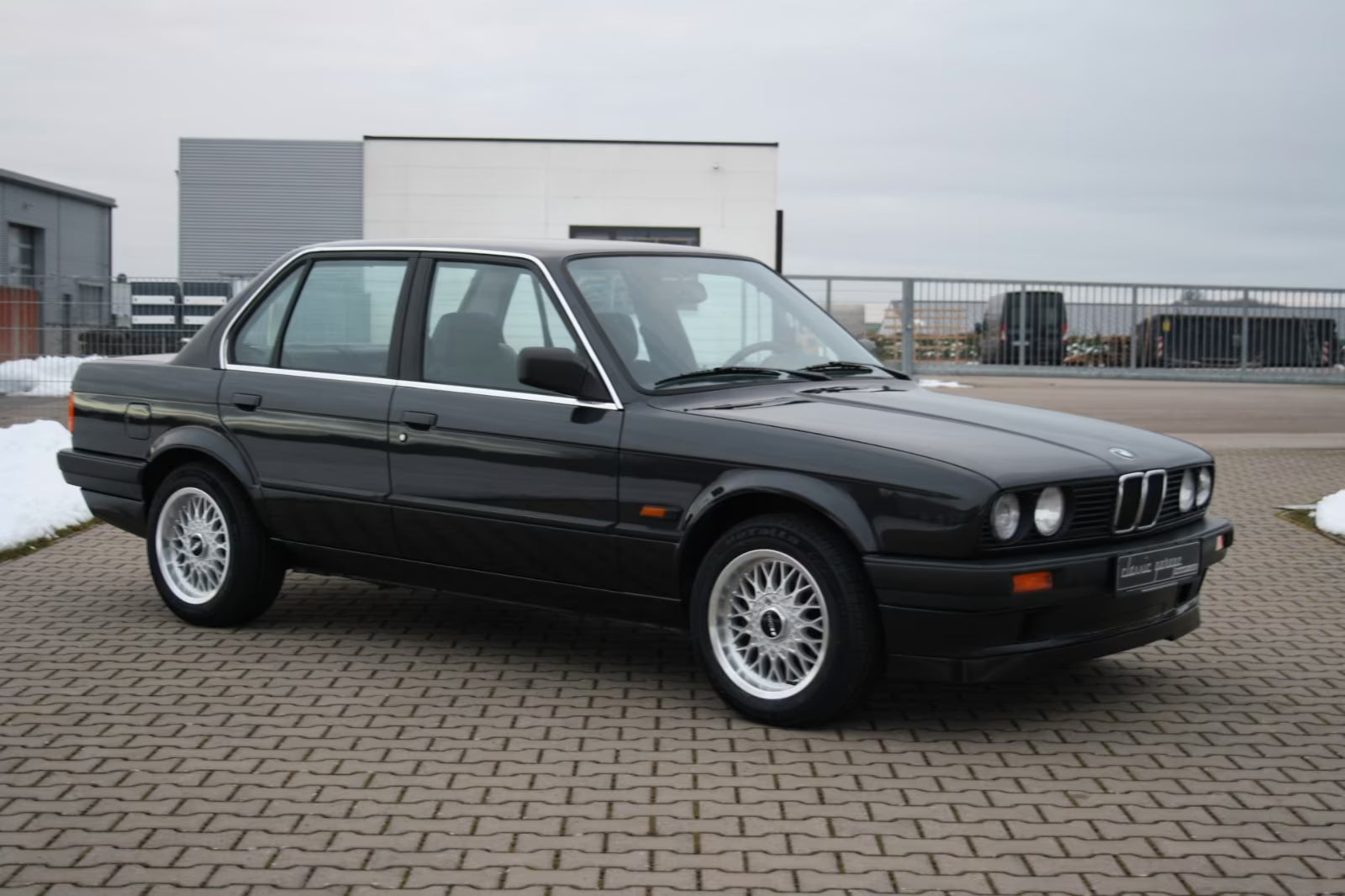 Guide fiabilité BMW Série 3 E30 : tout savoir avant d'acheter