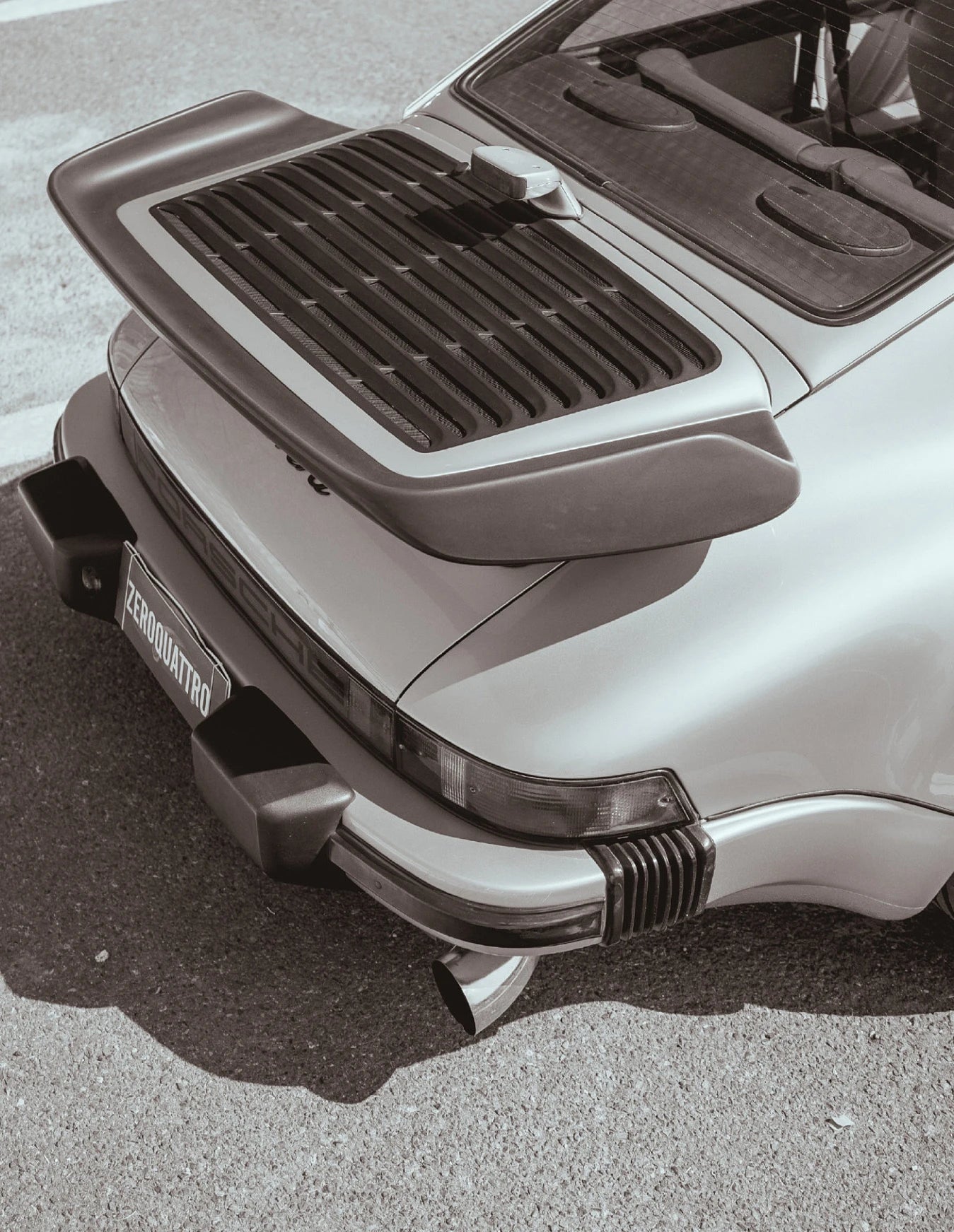 Affiche noir et blanc vintage voiture ancienne Porsche 911 et 356