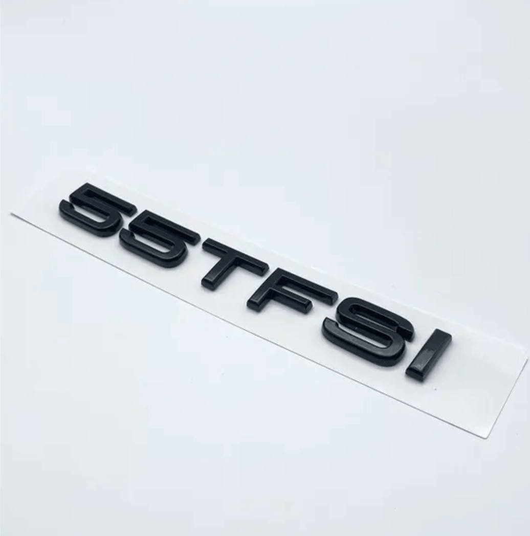 Badge de coffre lettres noires motorisation AUDI 55 TFSI