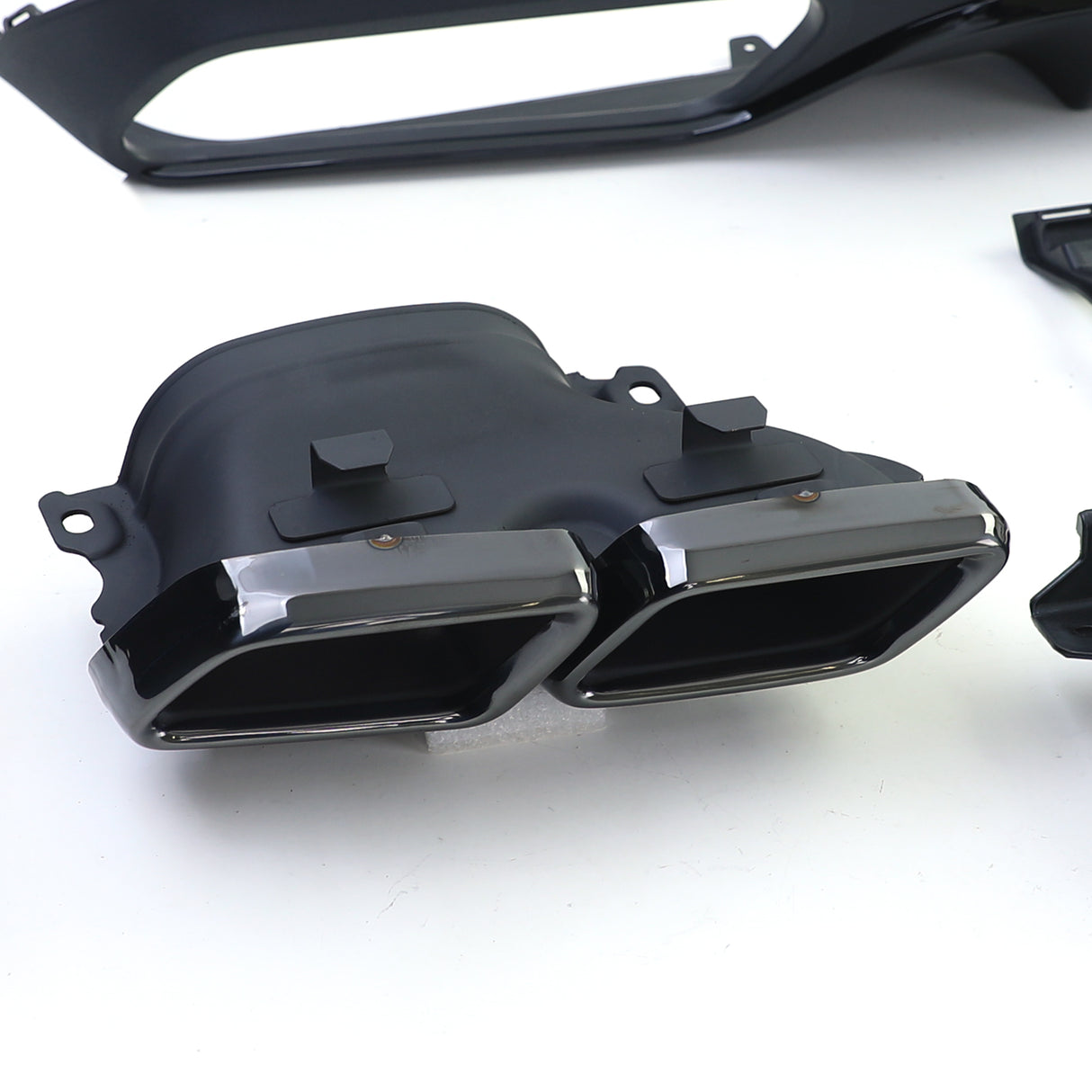 Diffuseur et sorties d'échappement pare-choc arrière look 63 AMG pour Mercedes Classe C Coupé W205 (2014 à 2021)