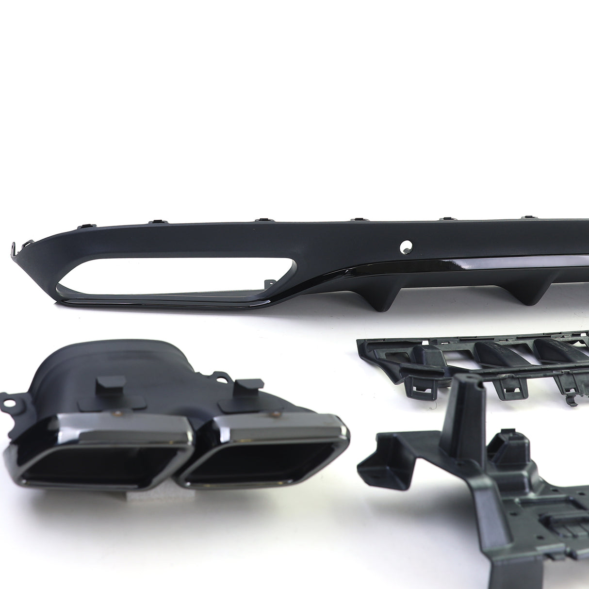 Diffuseur et sorties d'échappement pare-choc arrière look 63 AMG pour Mercedes Classe C Coupé W205 (2014 à 2021)