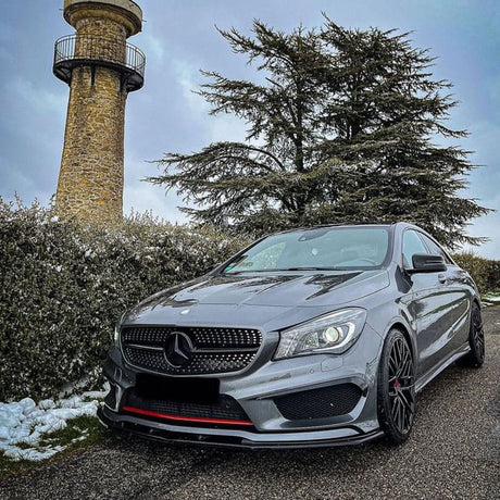 Mercedes CLA C117 avec pack AMG Lame avant splitter pour Mercedes CLA C117 (2012 à 2016)