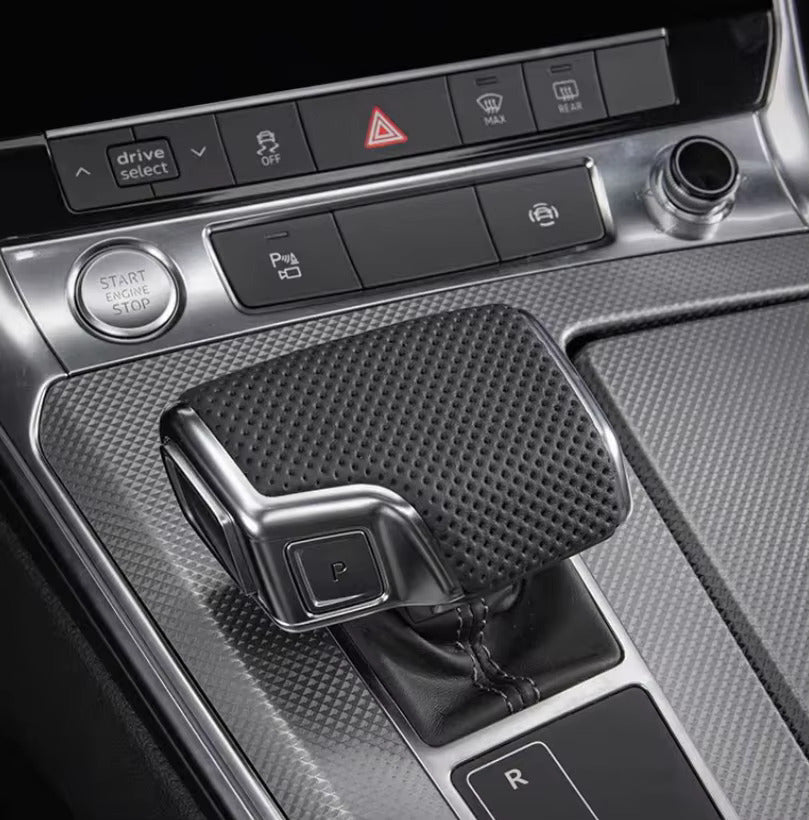 Pommeau Sélecteur de Levier de Vitesse en Cuir Perforé – Audi Q8 et RSQ8 (2018–2023)
