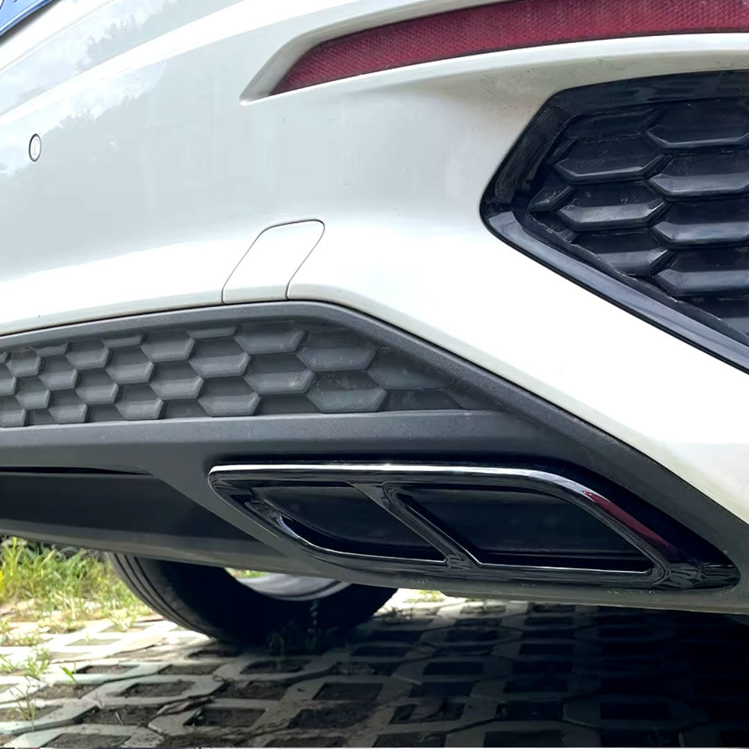 Sorties d’échappement noir brillant pour Audi A3 8Y S-Line (2020 – 2024)