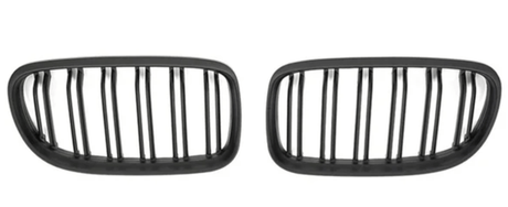Après restylage (2009 à 2012) / Double lames / Noir mat Grilles de calandre noires BMW Série 3 E90 type M Performance (2005-2012) BMW Série 3 E90 - Grilles de calandre noire type M Performance (2005 - 2012)