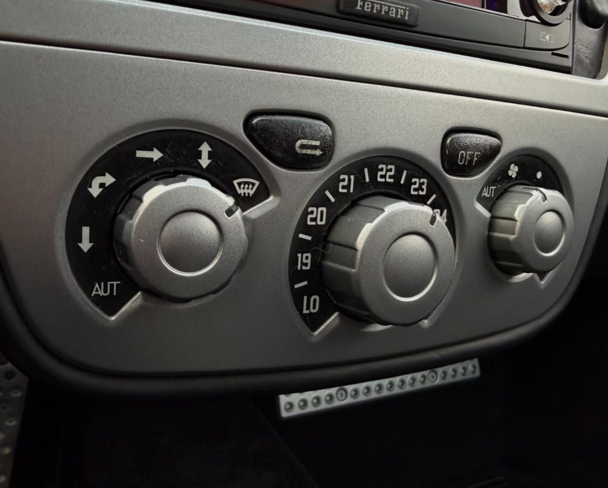 Rénovation des Boutons Collants Soft Touch pour Ferrari F430 (2004 à 2009)