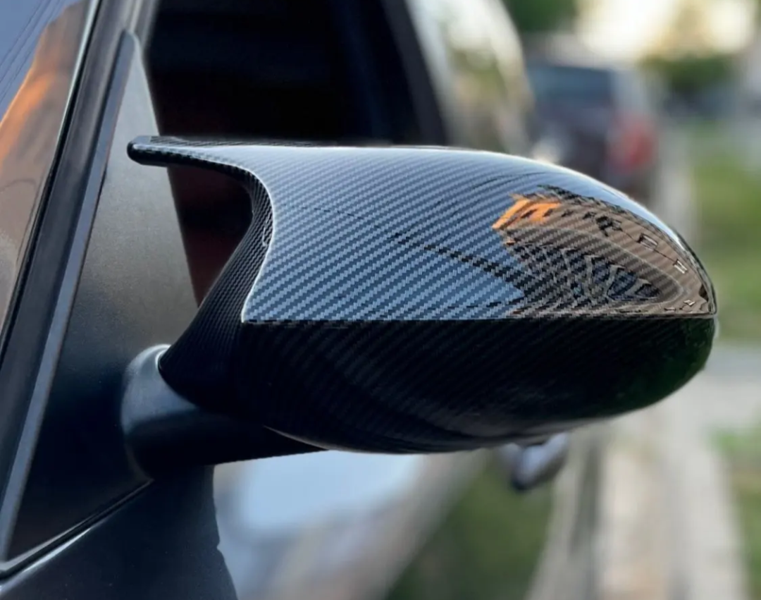 Coques de rétroviseurs type M3 look carbone pour BMW Série 3 E90 et E92 (2006 - 2012)