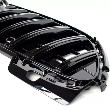 Noir / Avec pack AMG Calandre Panamericana AMG GTR Mercedes Classe C W206 (2021 - Aujourd'hui) Calandre Panamericana AMG GTR Mercedes C W206 (2021 - Aujourd'hui)