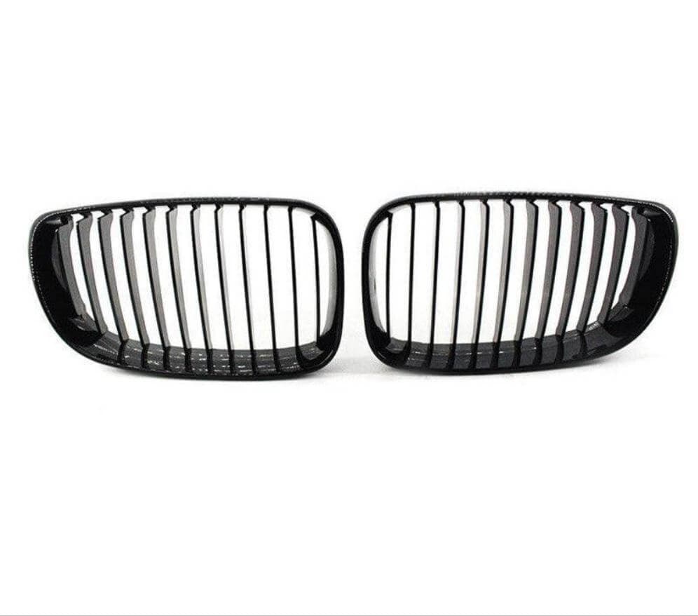 Grilles de calandre noires BMW Série 1 E87 type M Performance (2004 - 2011) BMW Série 1 E87 - Grilles de calandre noires type M Performance (2004 - 2011)