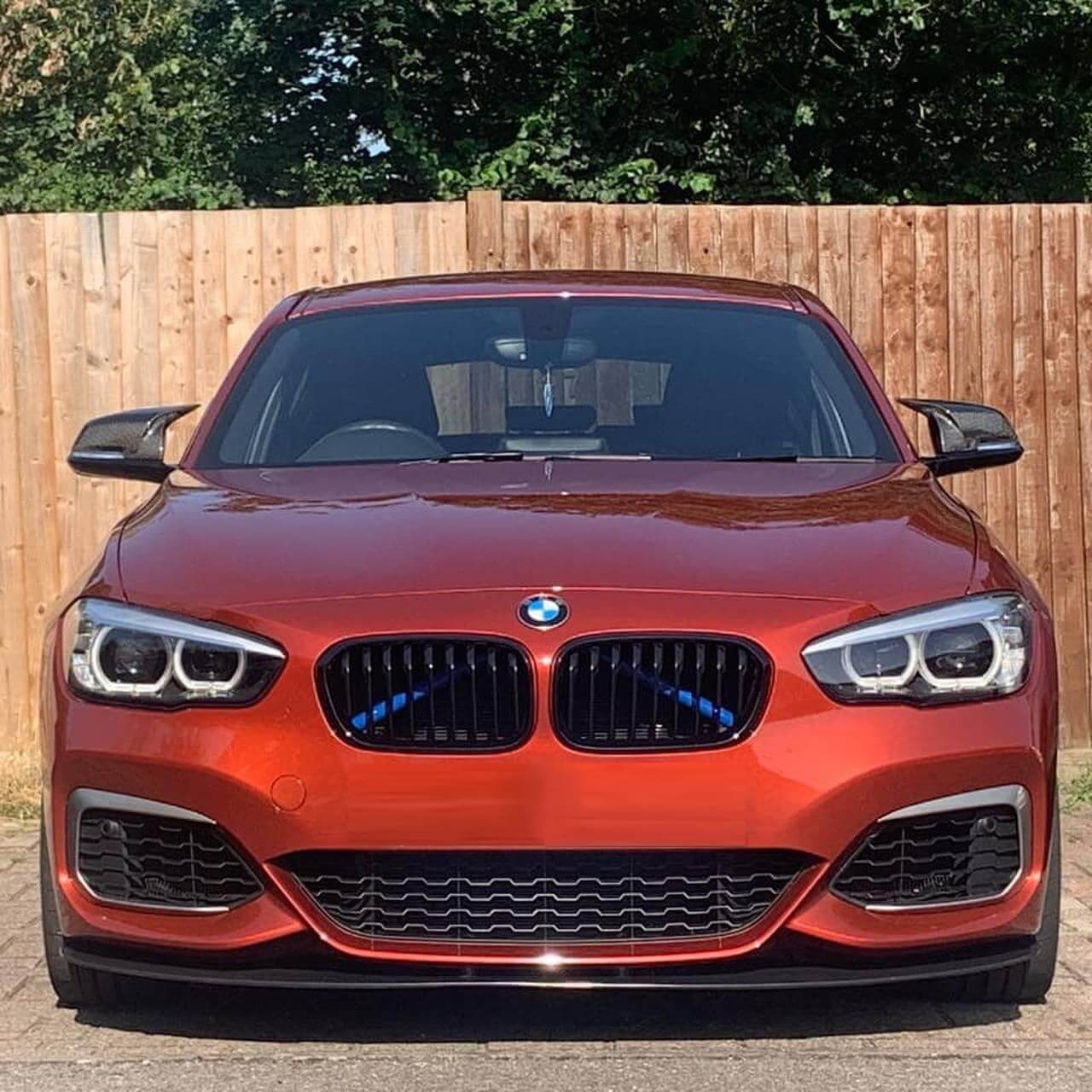 Coques de rétroviseurs BMW Série 1 F20 type M Perfomance carbone (2011-2017) BMW Série 1 F20 - Coques de rétroviseurs type M Performance Fibre de Carbone (2011 - 2017)