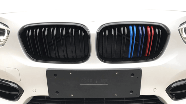 Grilles de calandre noires couleurs Motorsport BMW Série 1 F20 type M Performance (2011-2019) BMW Série 1 F20 - Grilles de calandre noires aux couleurs Motorsport (2011 - 2019)