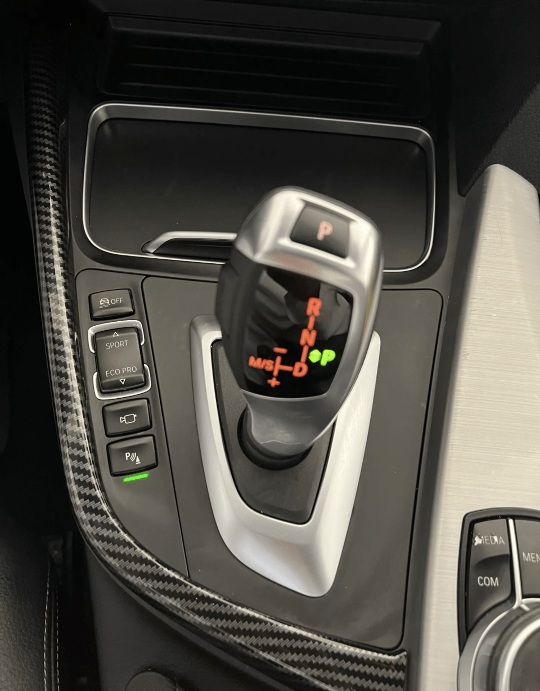Insert intérieur carbone entourage levier de vitesse pour BMW Série 1 F20 (2011 - 2019)