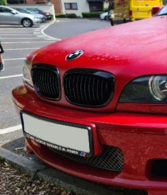 Grilles de calandre noires BMW Série 3 E46 type M3 (1998 - 2005) BMW Série 3 E46 - Grilles de calandre noires type M3 (1998 - 2005)