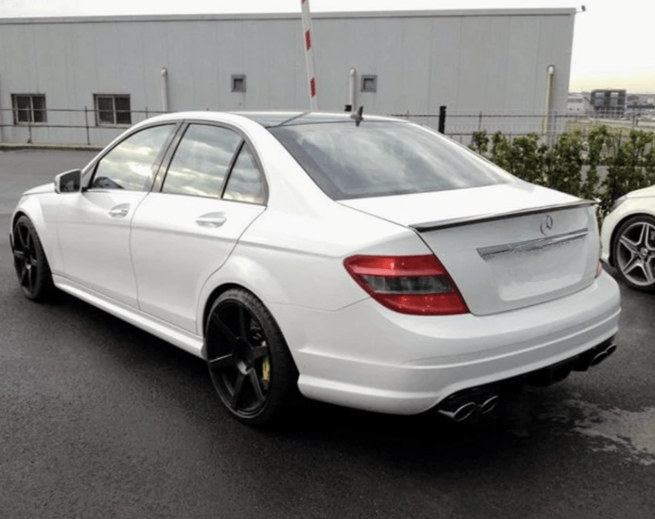 Aileron de coffre Becquet type AMG pour Mercedes Classe C W204 (2007-2016) Aileron Becquet de coffre type AMG Noir Brillant pour Mercedes Classe C W204 (2007-2016)
